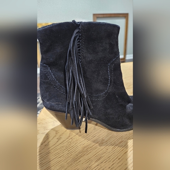 SAM EDELMAN Suede Louie Fringe Ankle Zip Booties. Black. Size 8 - Picture 11 of 15